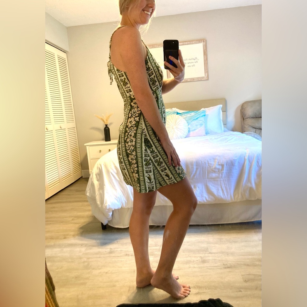SALE❤️ Vintage Hawaiian Floral Green Dress Vacation Sun Dress Retro Tiki Dress - Picture 6 of 10